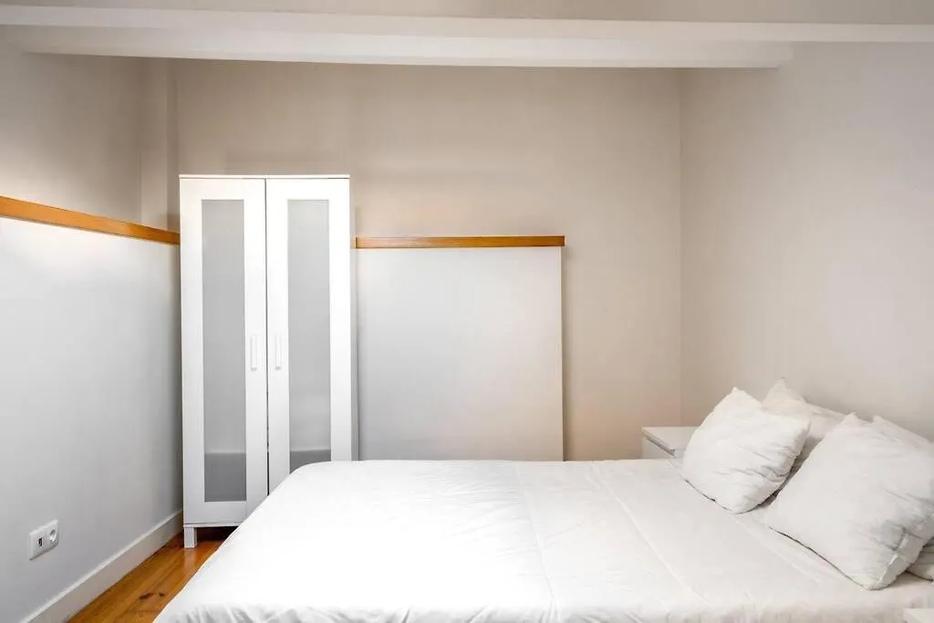 Charming Studio With Ac And Loft On Ground Floor Lisbona