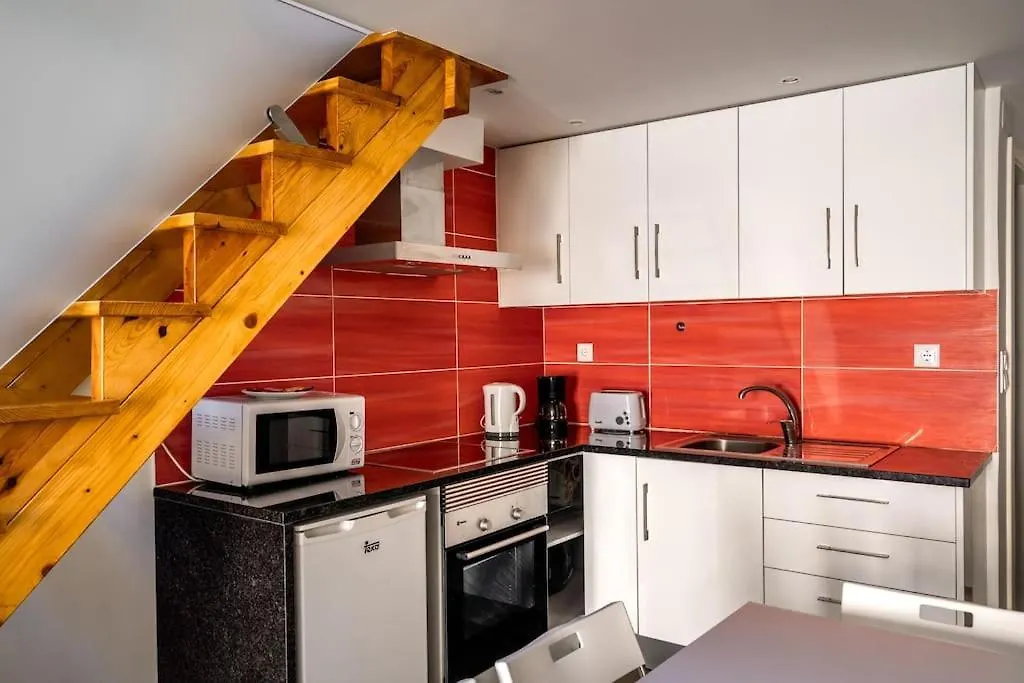 Apartman Charming Studio With Ac And Loft On Ground Floor Lisboa